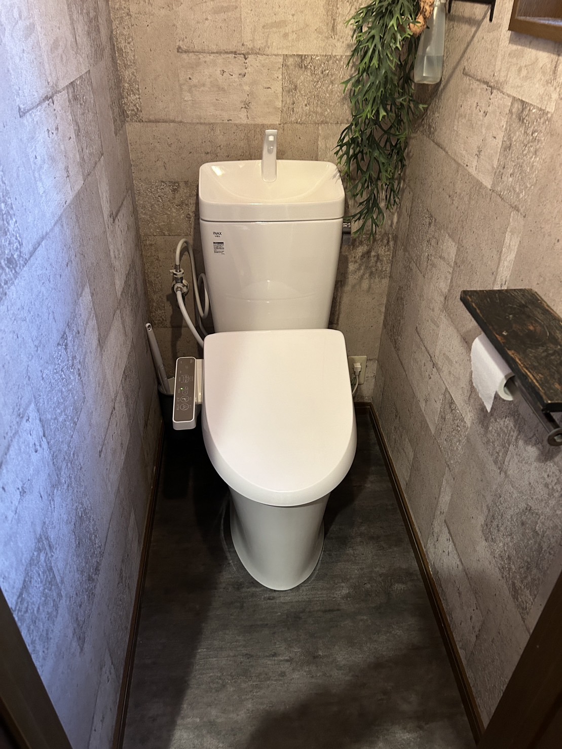 東京都荒川区　トイレ、壁紙、クッションフロア交換　トイレリフォーム4